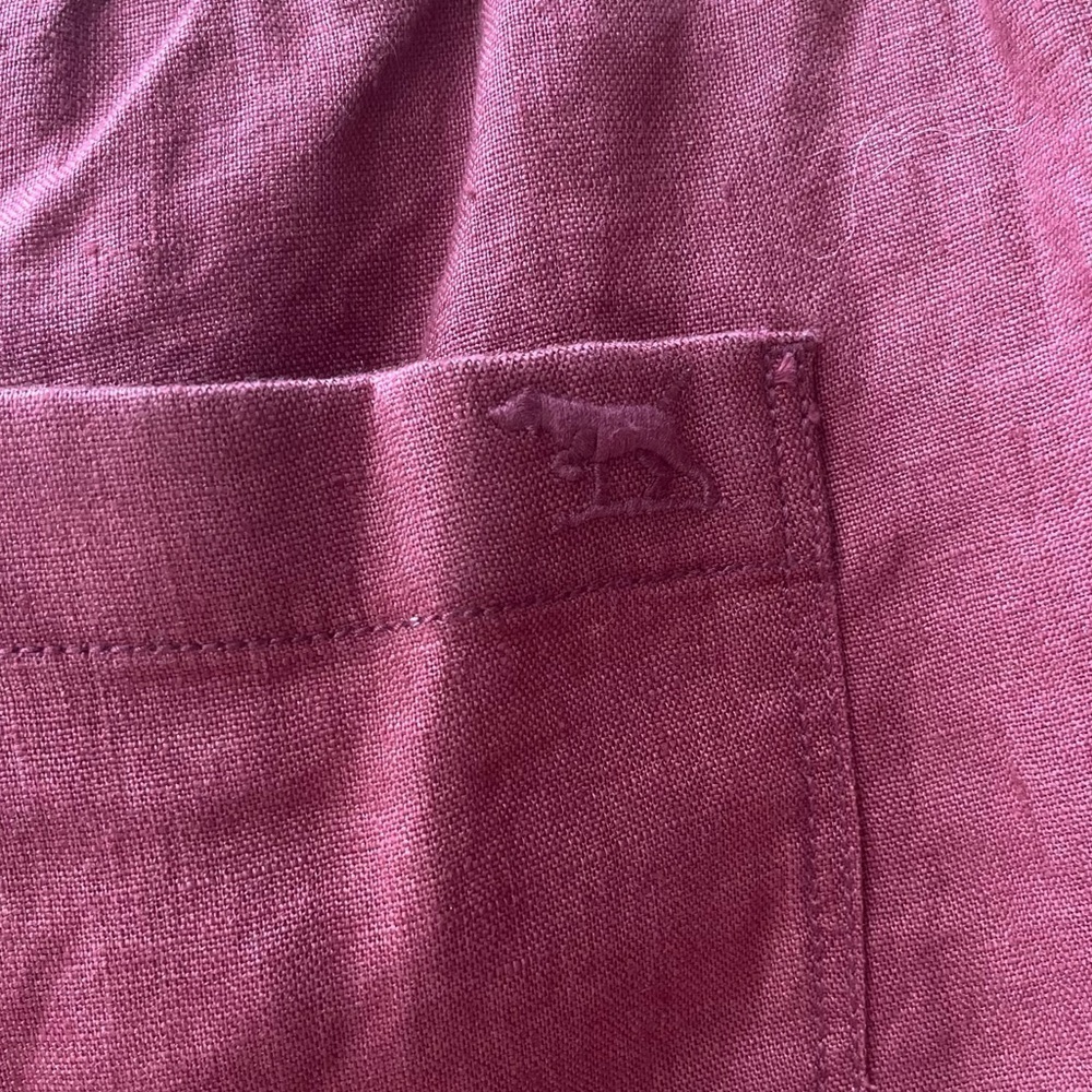 Rodd & Gunn Linen 9" Resort Short in Berry Size Small - Picture 4 of 7